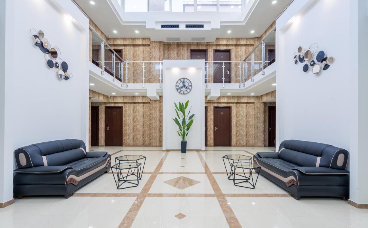 Aura Hotel Tbilisi Buitenkant foto