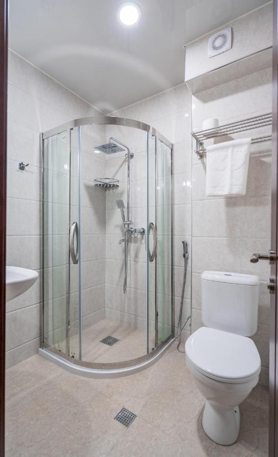 Aura Hotel Tbilisi Buitenkant foto