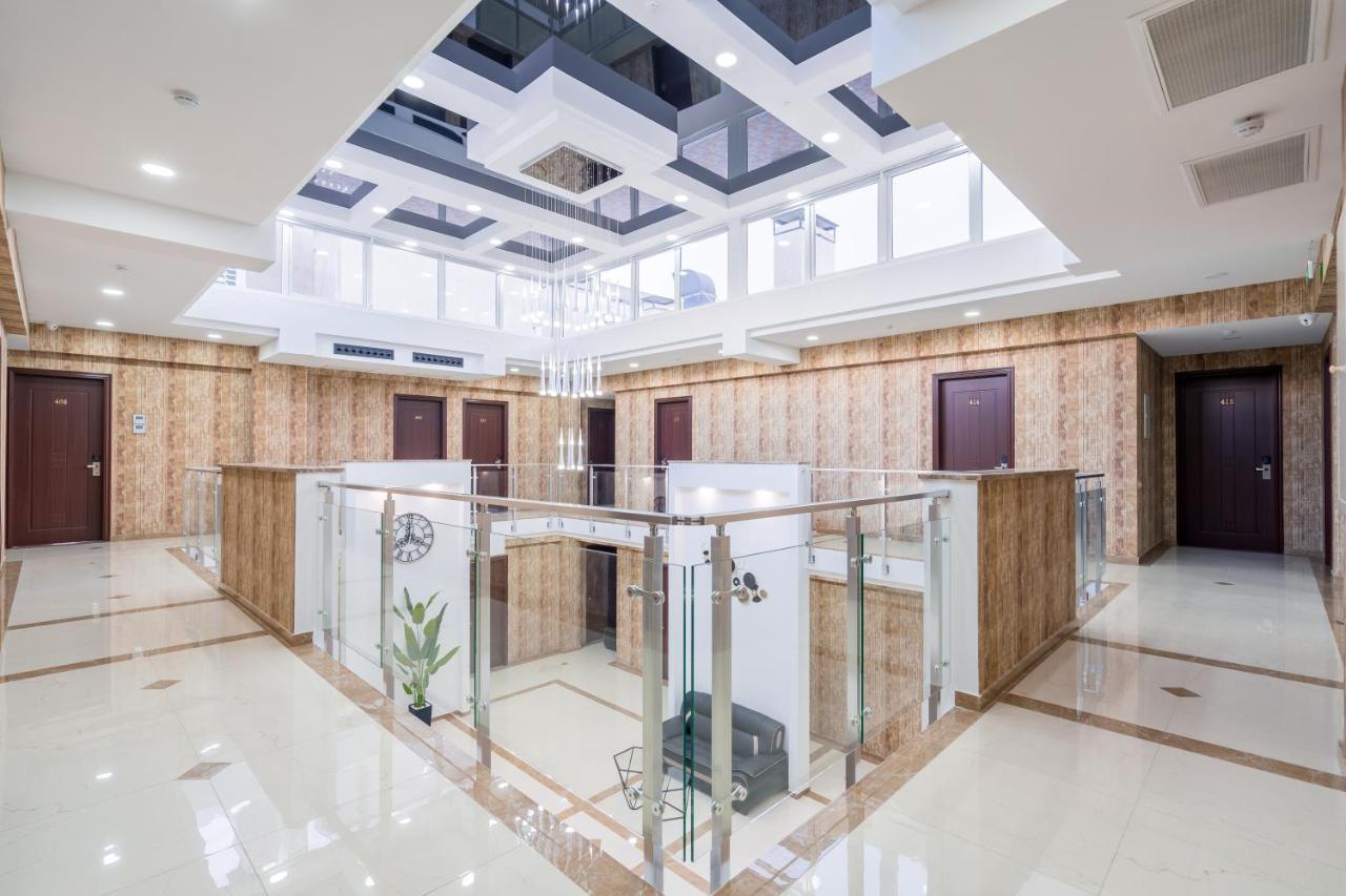 Aura Hotel Tbilisi Buitenkant foto