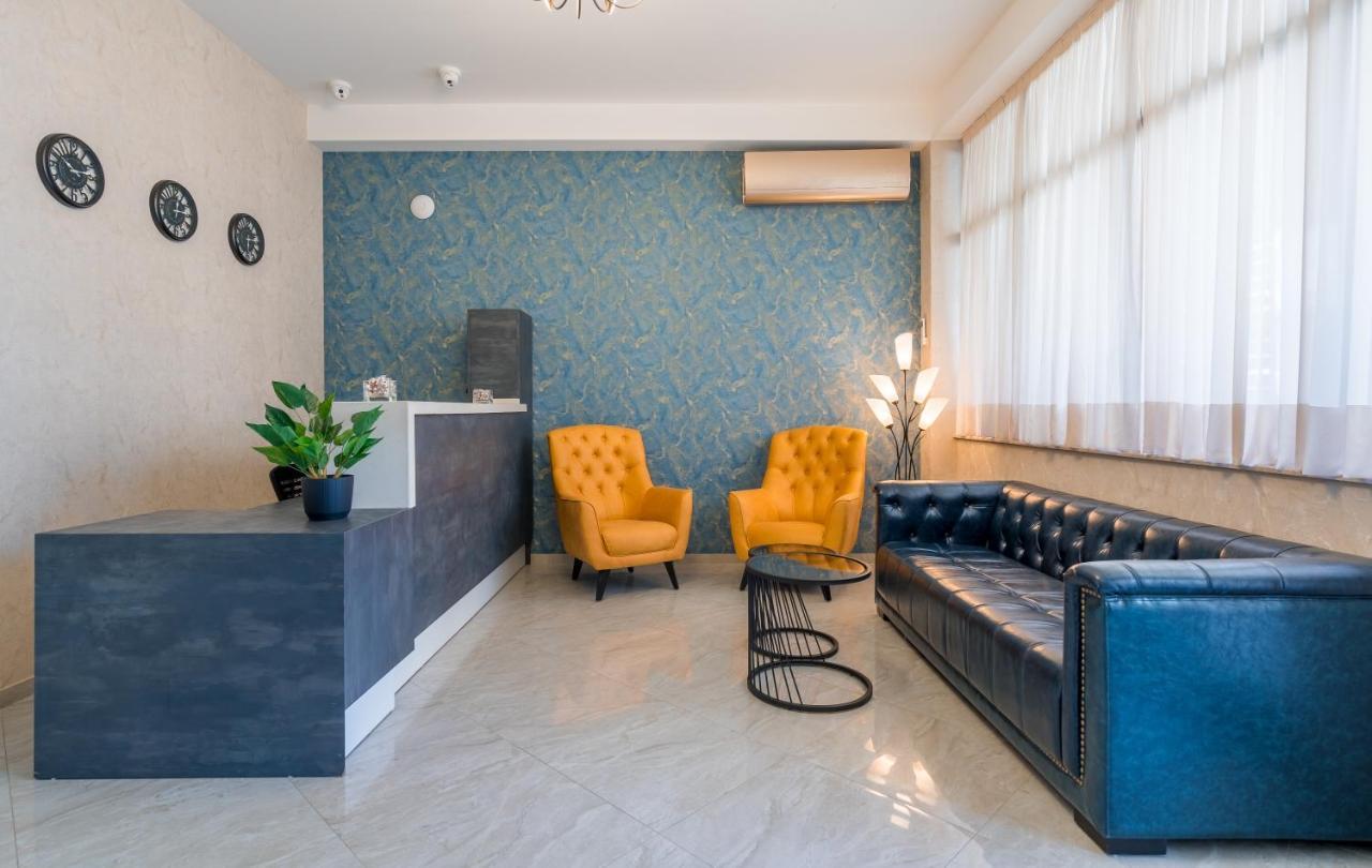 Aura Hotel Tbilisi Buitenkant foto