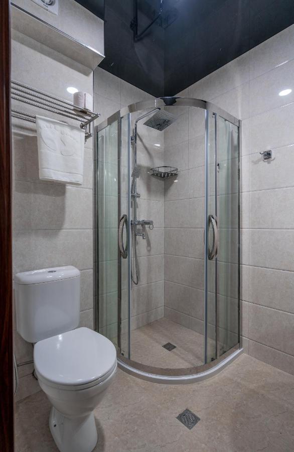 Aura Hotel Tbilisi Buitenkant foto