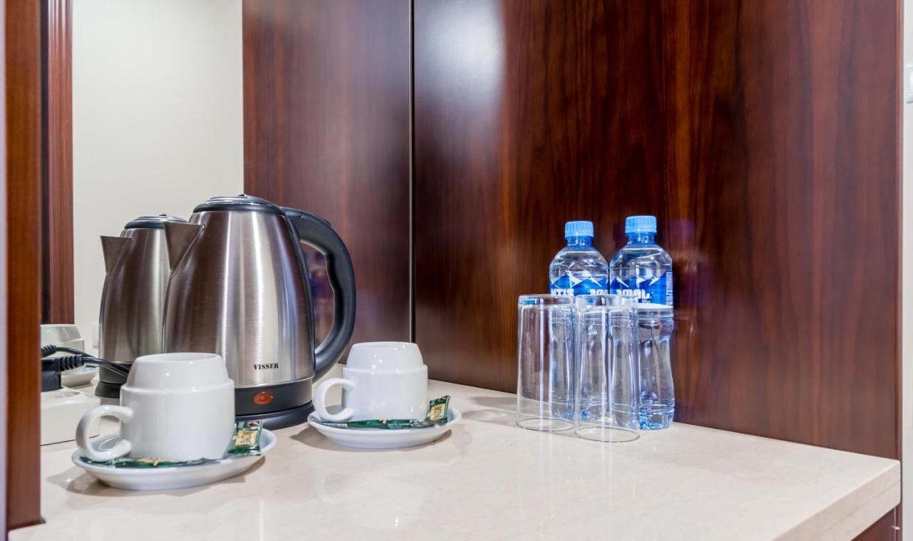 Aura Hotel Tbilisi Buitenkant foto