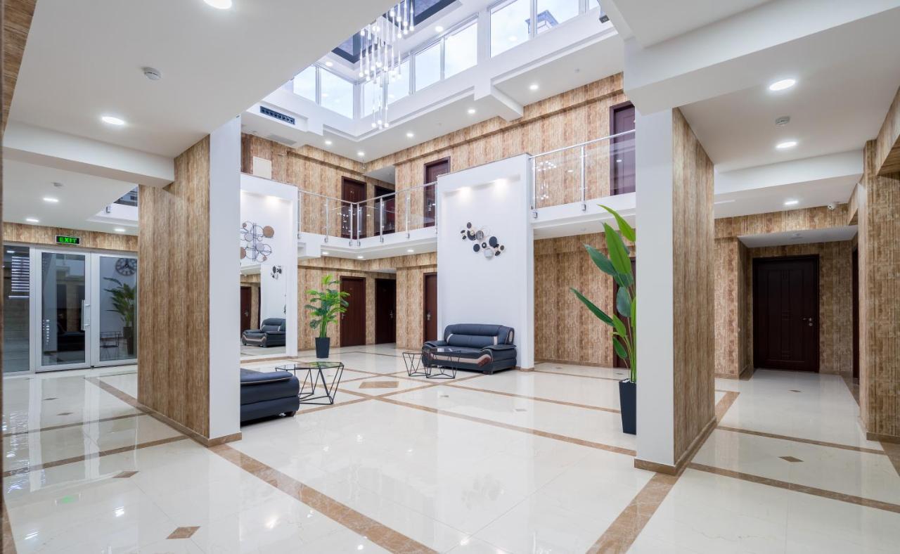 Aura Hotel Tbilisi Buitenkant foto